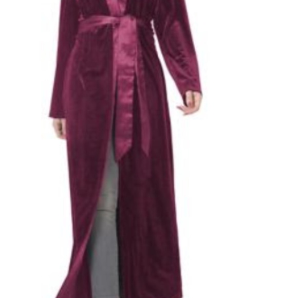 Gorgeous Silky Maxi Dress with Matching Velvet Coat - Picture 6 of 6